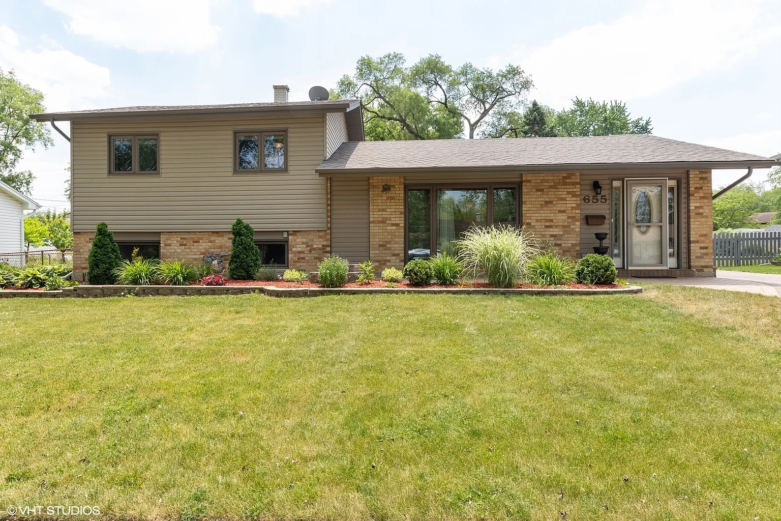 655 Flagstaff Ln photo 1