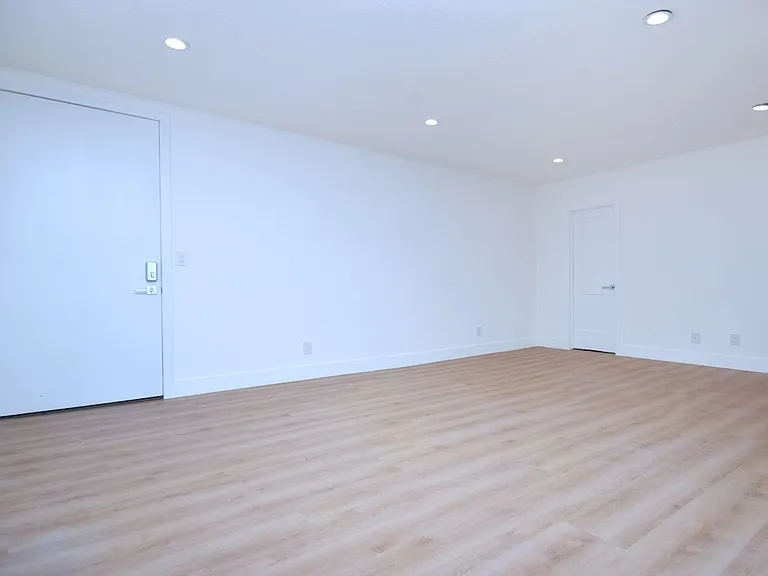 A Santa Monica Sanctuary: 834 Fourth Street — Photo 11