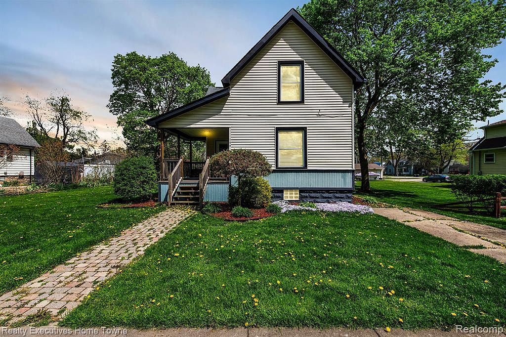 108 S Walker St, Capac, MI 48014 Zillow