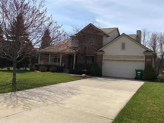 2nd image of 878 Fairway Park Dr