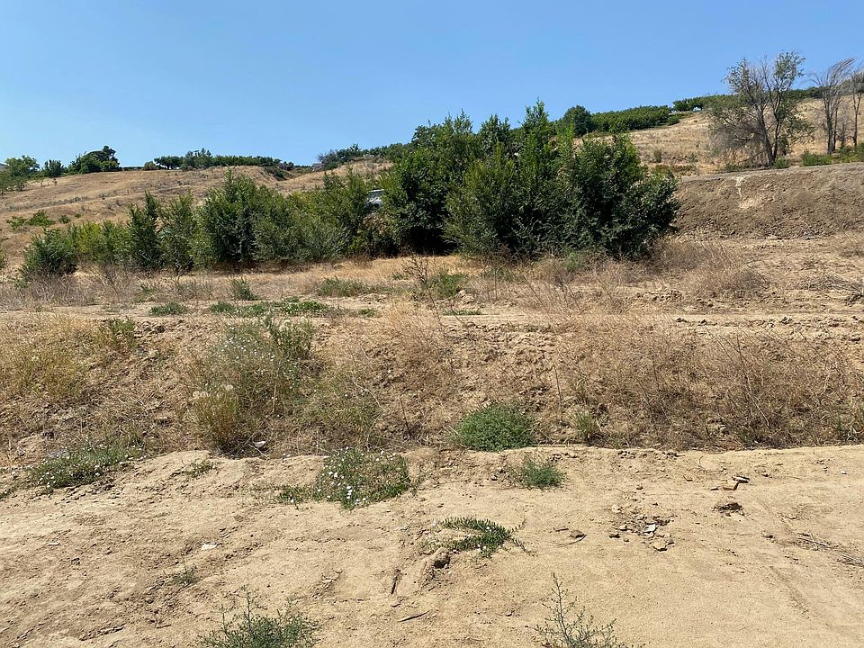 2nd image of 1018 Spring Mountain Dr