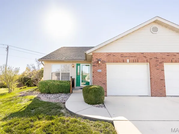10904 Kentfield Dr, Lebanon, IL 62254