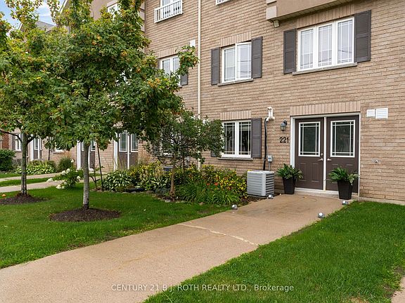 3rd image of 221 Harvie Rd