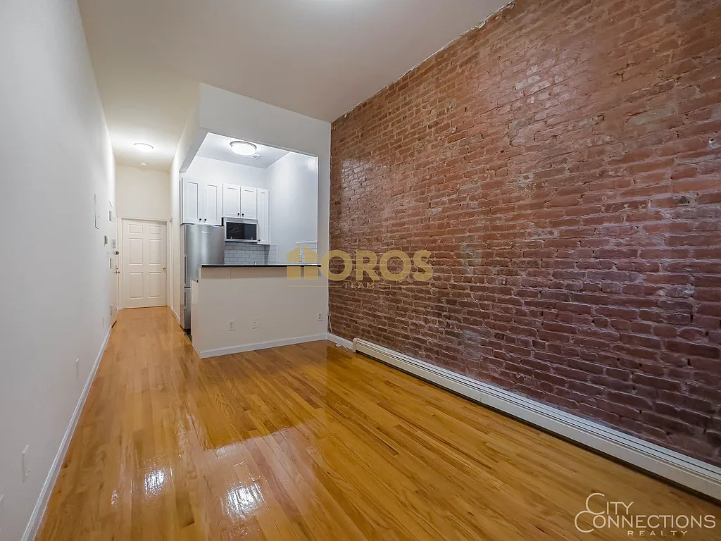 200 East 7th Street — Photo 4