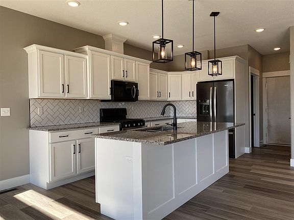 2nd image of 1375 E Tartan Dr