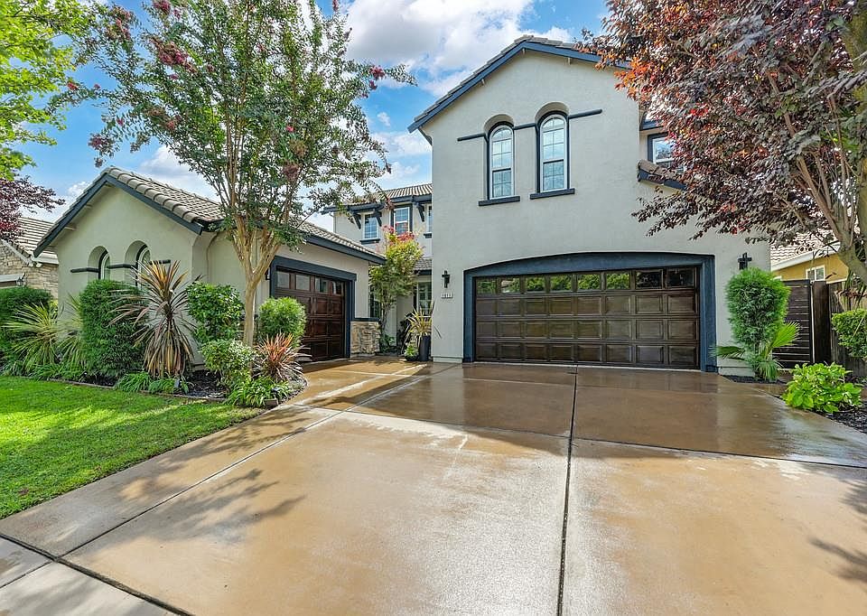 1st image of 1011 Waterford Dr