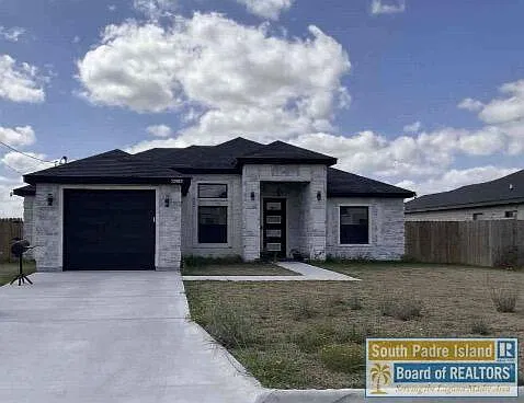 3 bed, 2.0 bath, 1251 sqft, $2,850 — Photo 1