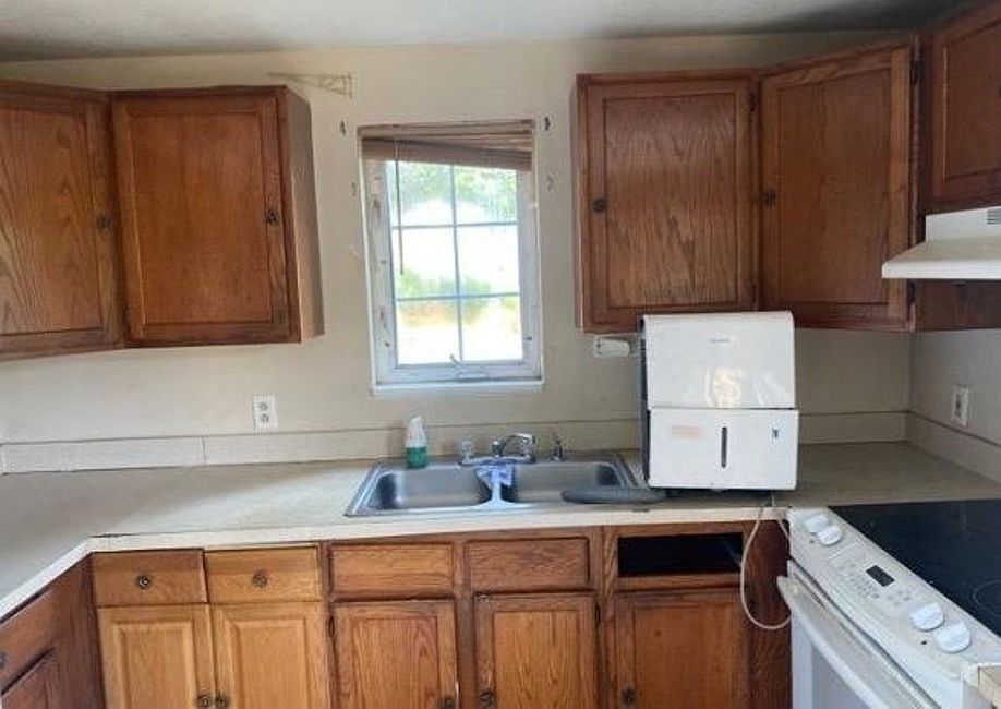 106 Lundberg St APT 7, Lowell, MA 01852 MLS 0 Zillow