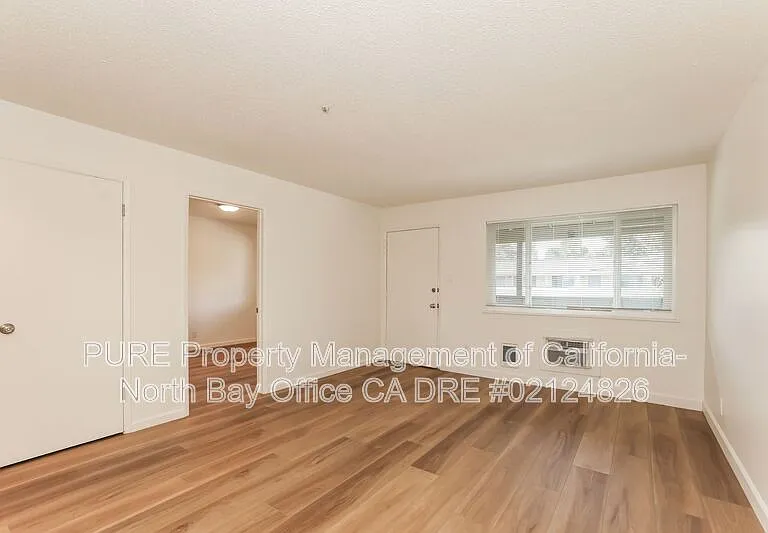 555 Dexter St #E — Photo 14