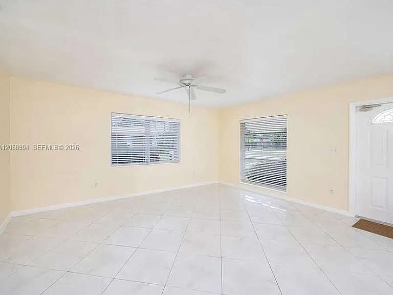 9402 SW 185th Ter — Photo 14