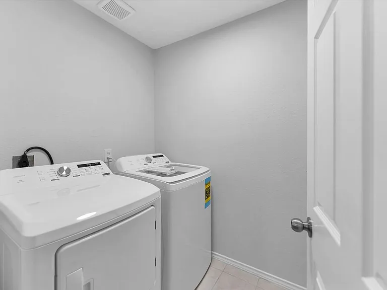 16007 Sandy Path Ln — Photo 47