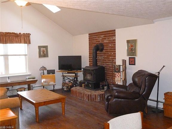 2nd image of 41 Gaylord Dr