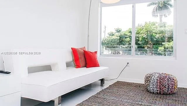Elisa Condo — Photo 2
