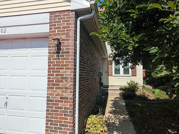 3rd image of 202 Adams Dr