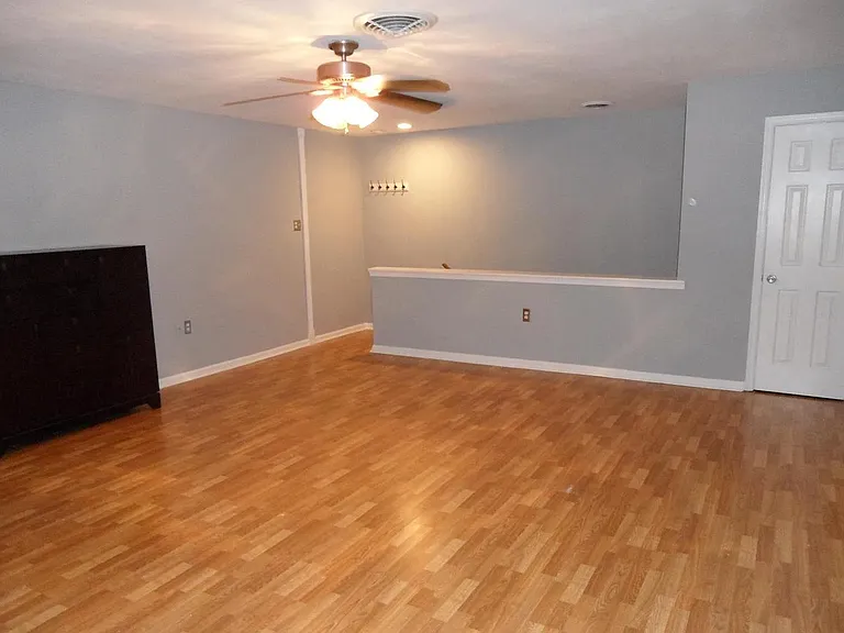1814 Yardley Cmns #1814U — Photo 10