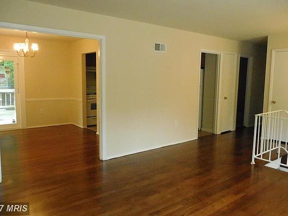 3rd image of 2282 W Longview Dr