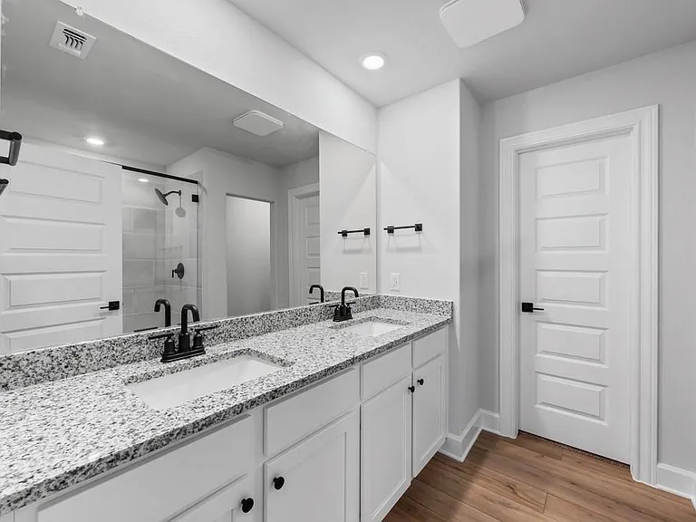 9513 Balmy Ln — Photo 11