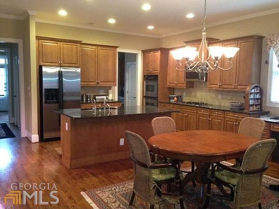3rd image of 1618 Legrand Cir