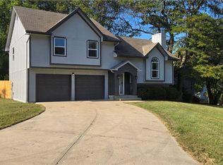 632 NE Bristol Dr, Lees Summit, MO 64086