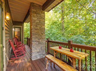 150-2 E Saddle Notch Ln, Tuckasegee, NC 28783