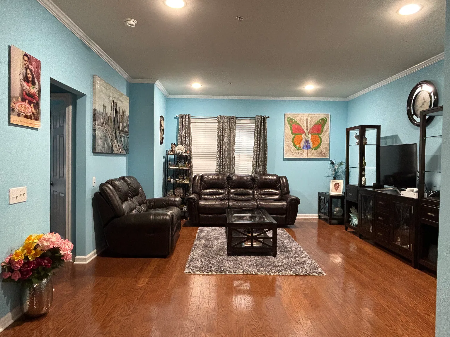 5 bed, 3057 sqft, $4,000 — Photo 3
