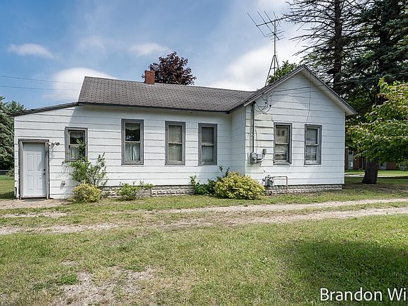 4th image of 3259 Maple Grove Rd