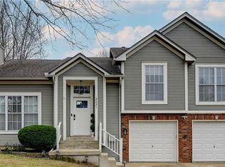 2221 SE 5th Ter, Lees Summit, MO 64063