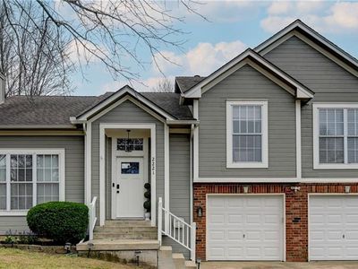 2221 SE 5th Ter, Lees Summit, MO, 64063