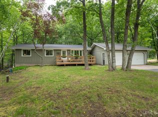 39 Southfork St, Marquette, MI 49855