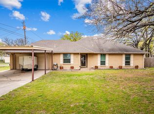 701 Wood Ln, Azle, TX 76020