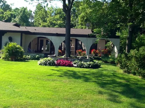 8911 Westmoreland Ln, Saint Louis Park, MN 55426