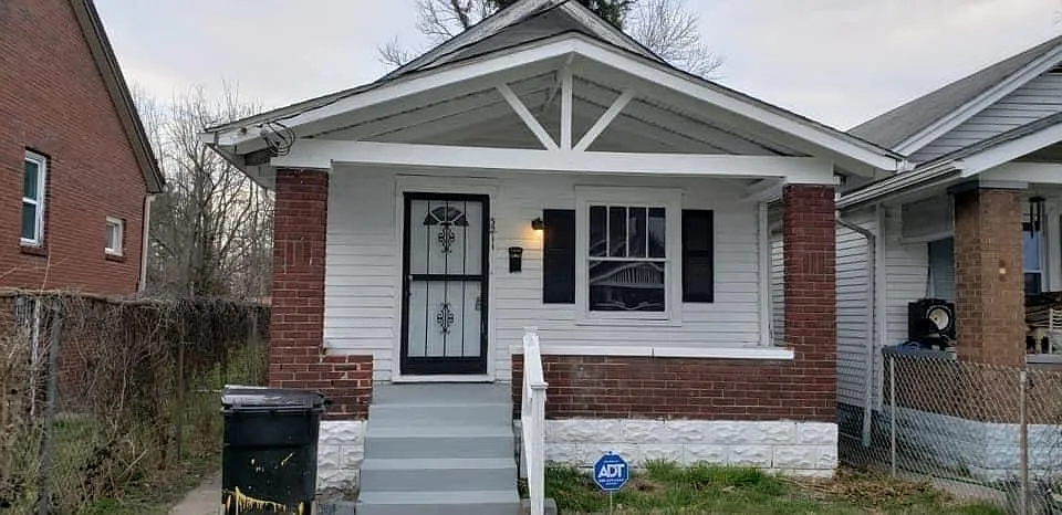 3211 Garland Ave photo 1