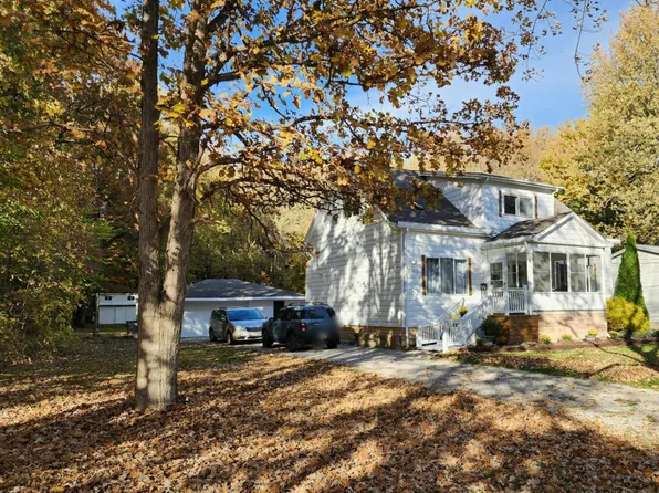 22471 Glenwood St, Clinton Township, MI 48035