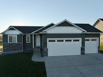 601 Golfview Ave, Zumbrota, MN, 55992