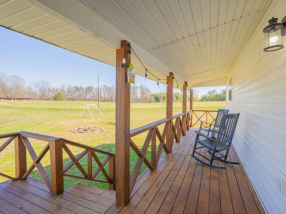 5th image of 643 Reeves Rd