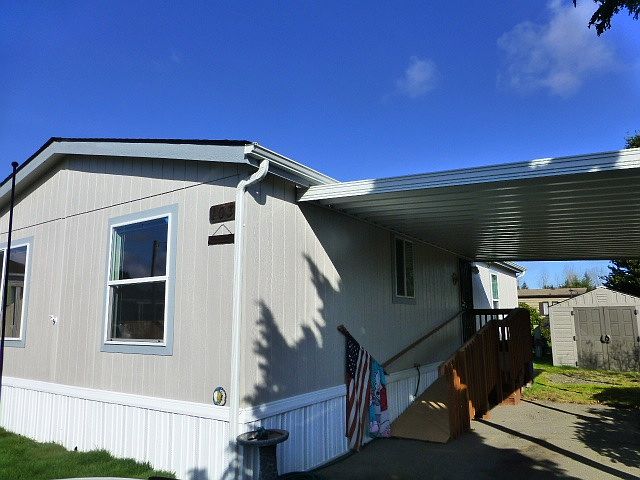 1st image of 16600 25th Ave NE Unit 103