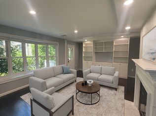1 Angela Ln, Watertown, MA 02472