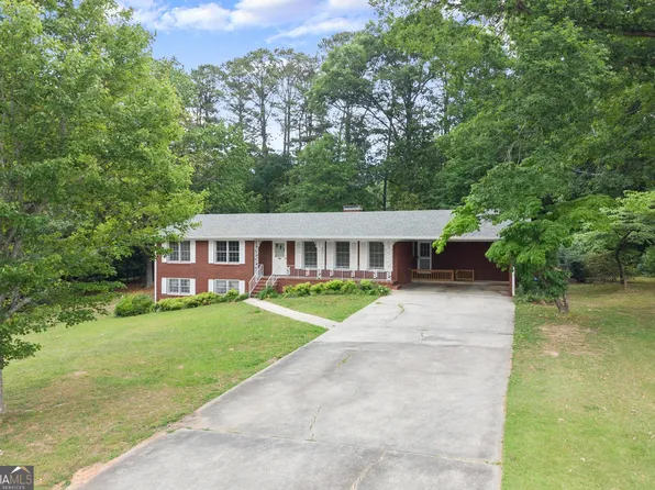 215 Gilbert Rd, Fayetteville, GA 30214