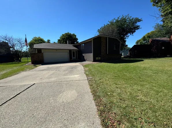 404 Crescent Dr, Albert Lea, MN 56007