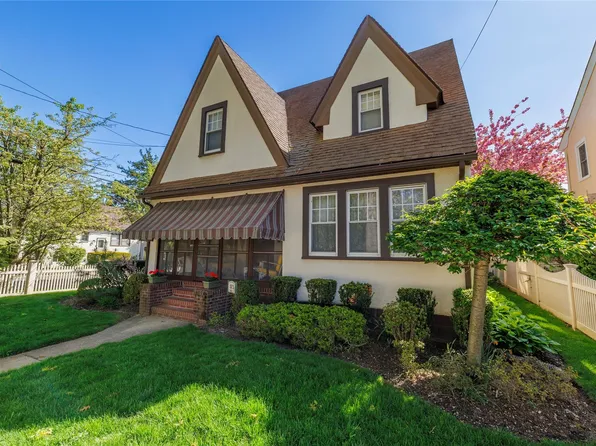 1875 Harte Street, Baldwin, NY 11510