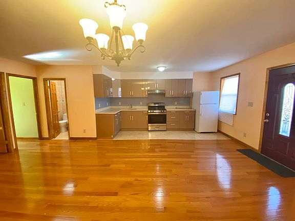 3rd image of 3604 Avenue S