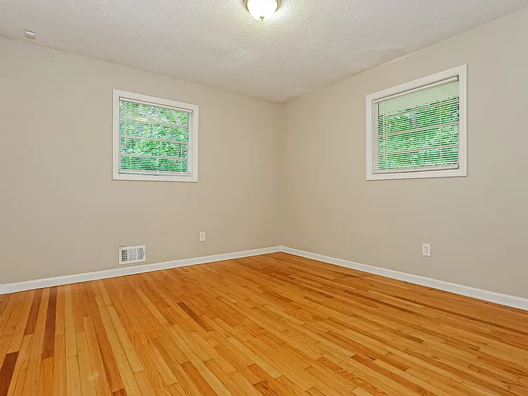 6570 Elsie St — Photo 5