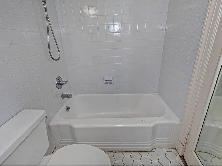 1523 Dixon Dr — Photo 16
