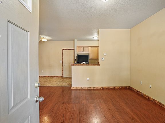 3rd image of 38508 Galway St