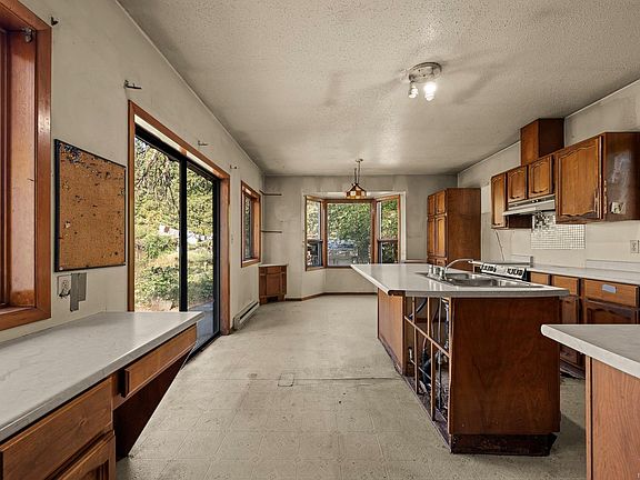 5th image of 2547 Mabley Rd