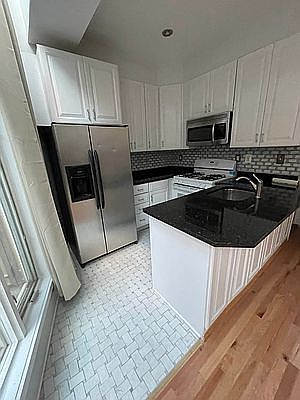5th image of 3710 23rd Ave #1