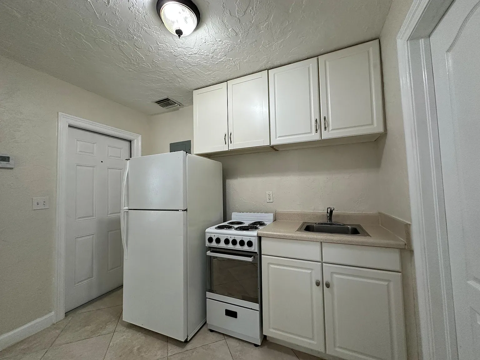 1 bed, 1.0 bath, 350 sqft, $1,500 — Photo 3