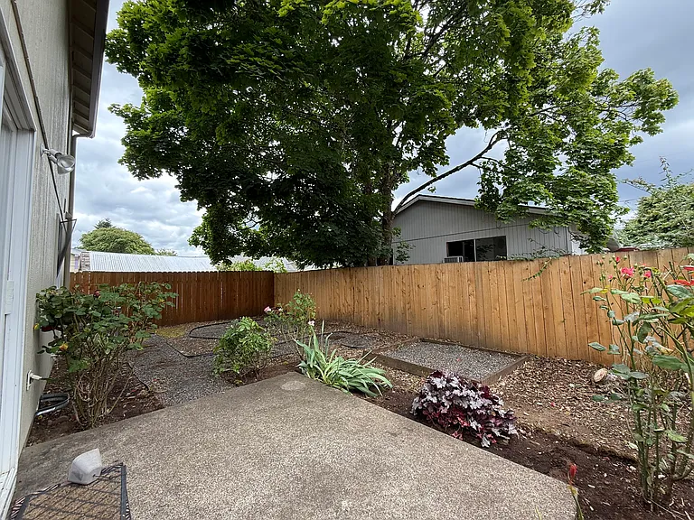 7012 SE Woodstock Blvd — Photo 17