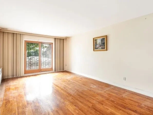 12 Girard Street image 3 of 8