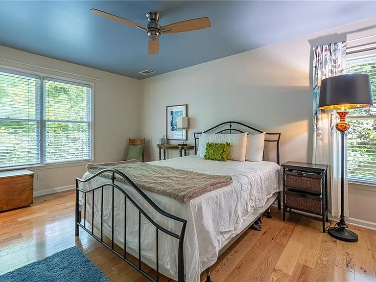 1421 Hillpine Ln NE — Photo 20